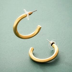 NWT Marley Lilly Gold Brushed Hoop Earrings